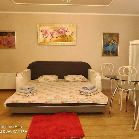 Apartments Domovik Latorichnaya,3 Мукачево Экстерьер фото