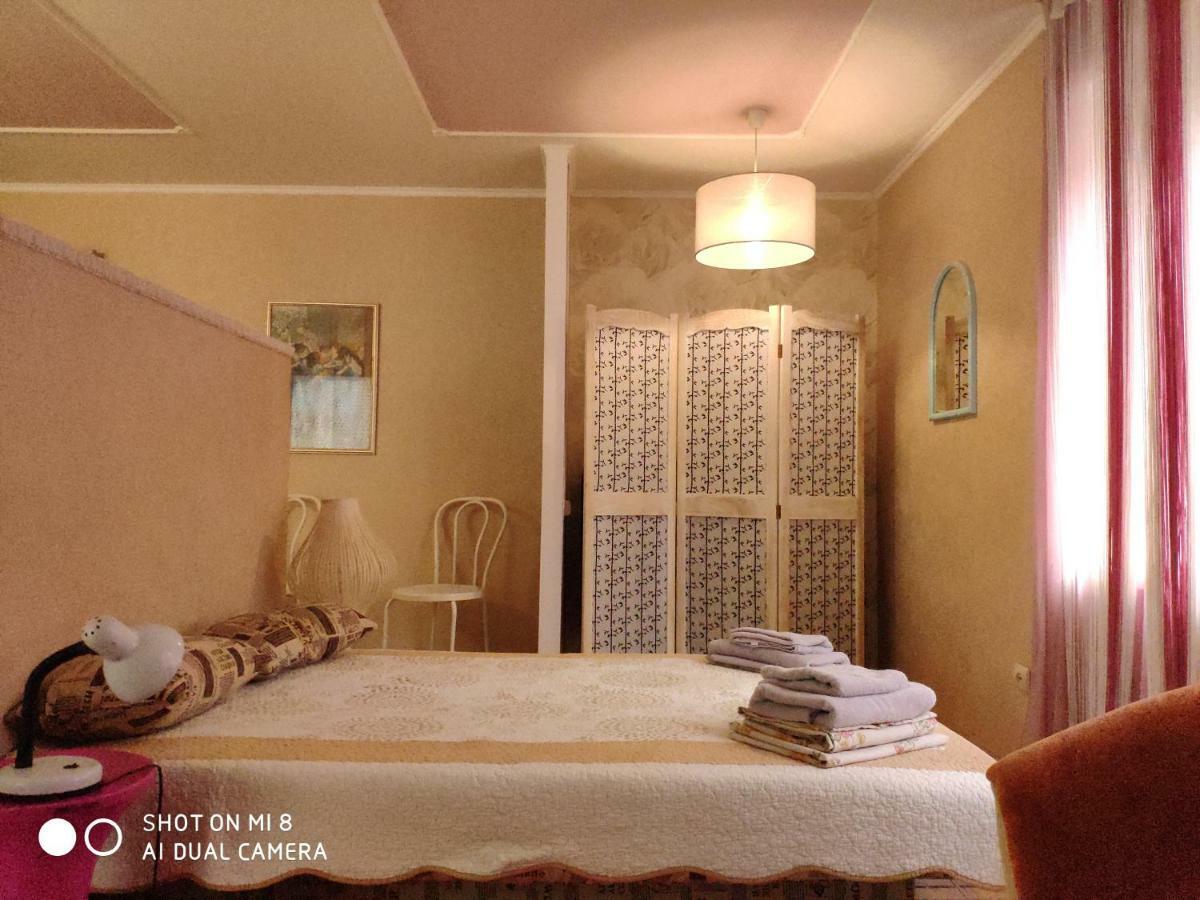 Apartments Domovik Latorichnaya,3 Мукачево Экстерьер фото